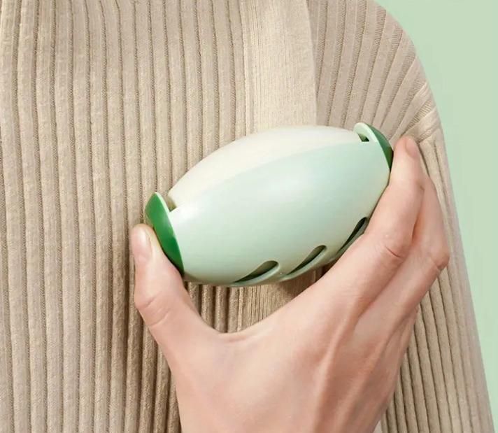 Best Portable Silicone Lint Roller – Reusable & Washable Cleaner 🧼✨